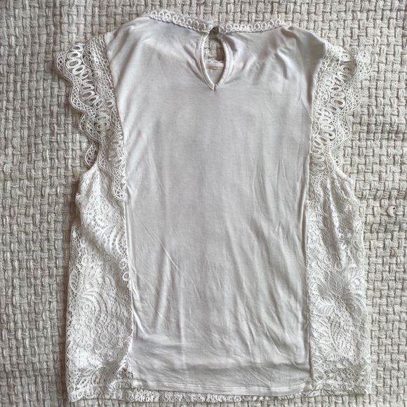 CABLE & GAUGE | white embroidery top - Picture 5 of 8